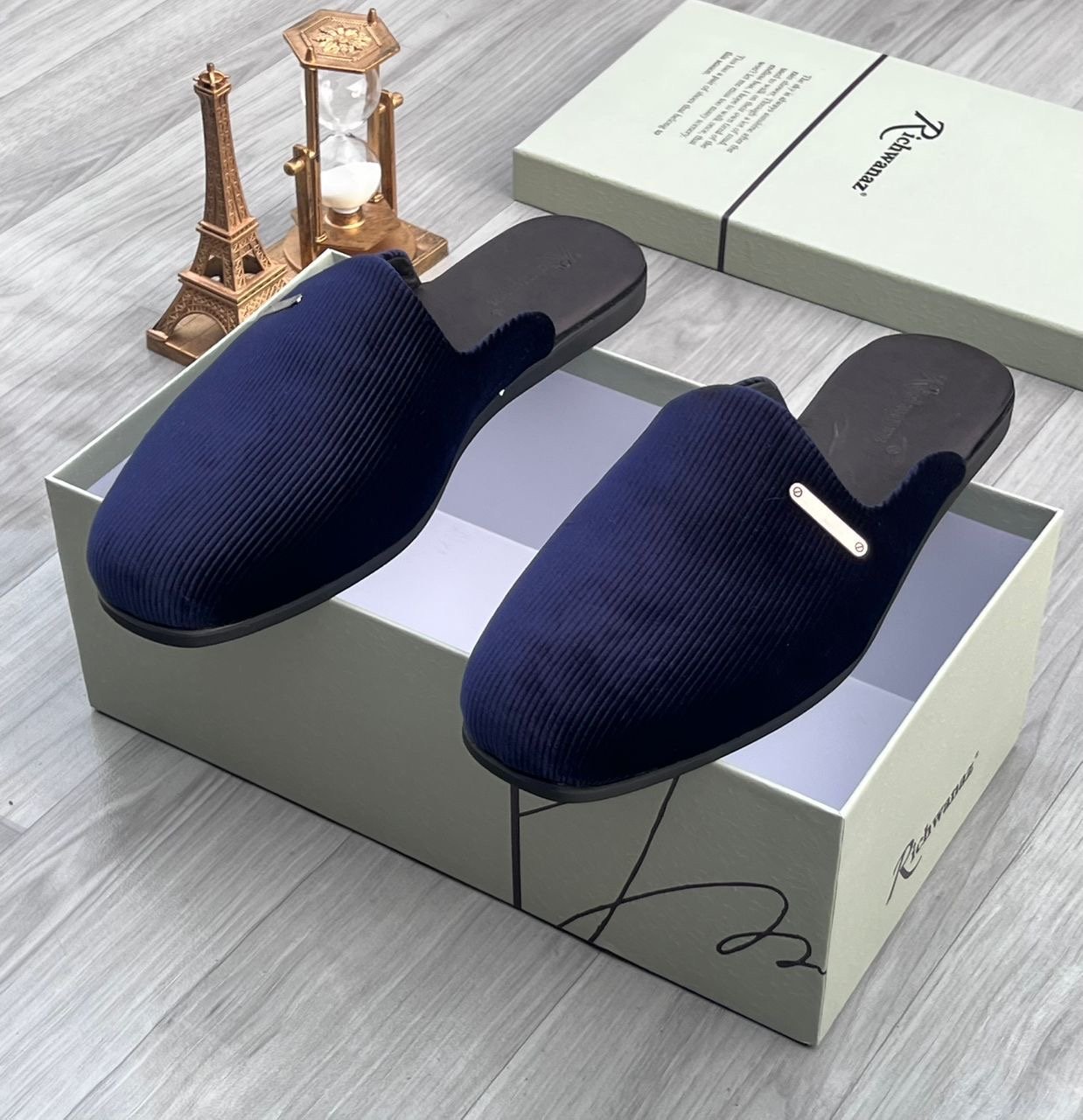 3803f92d-0907-4b86-9e60-c47510b2053d